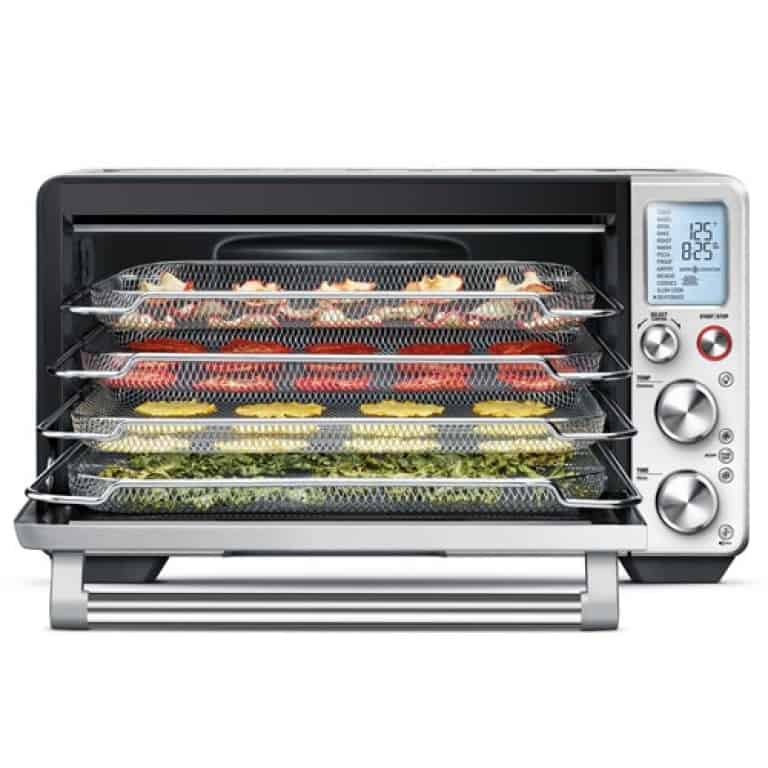 image of the larger interior oven space in the Breville Smart Oven AIr Fry Oven